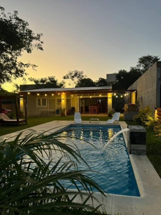 Casa Con Piscina Paso De La Patria. Bitcoin's House. Paso de la Patria